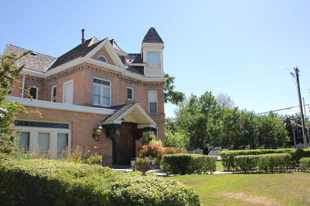 Bed and Breakfast Hines Mansion Прово Экстерьер фото