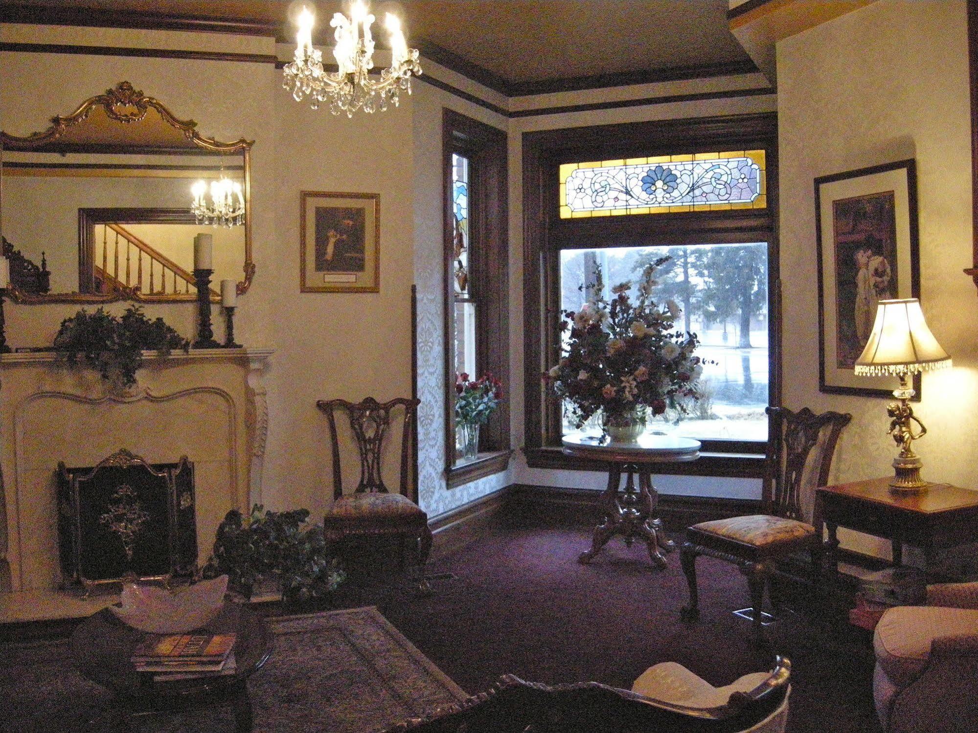 Bed and Breakfast Hines Mansion Прово Экстерьер фото