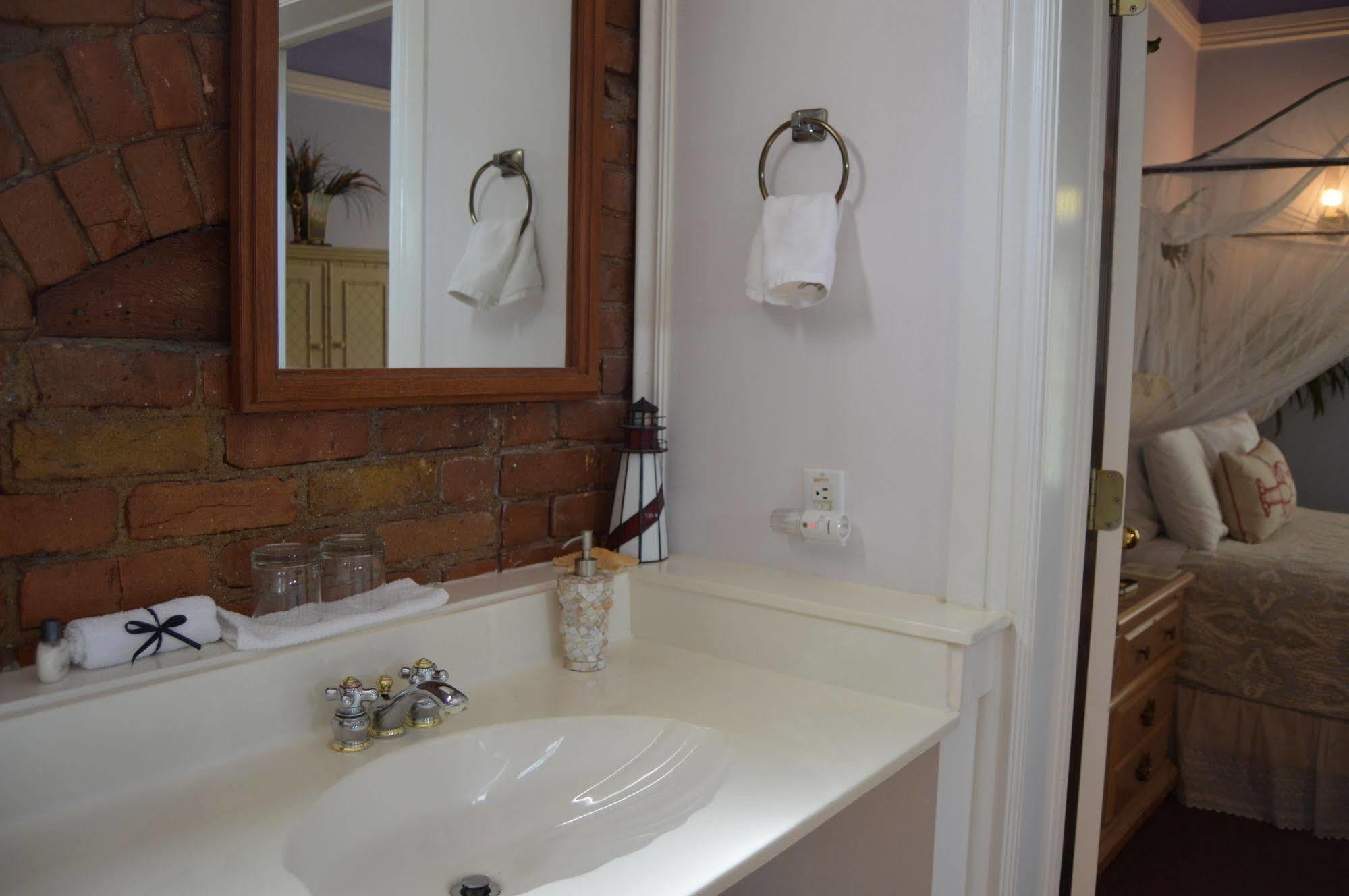 Bed and Breakfast Hines Mansion Прово Экстерьер фото
