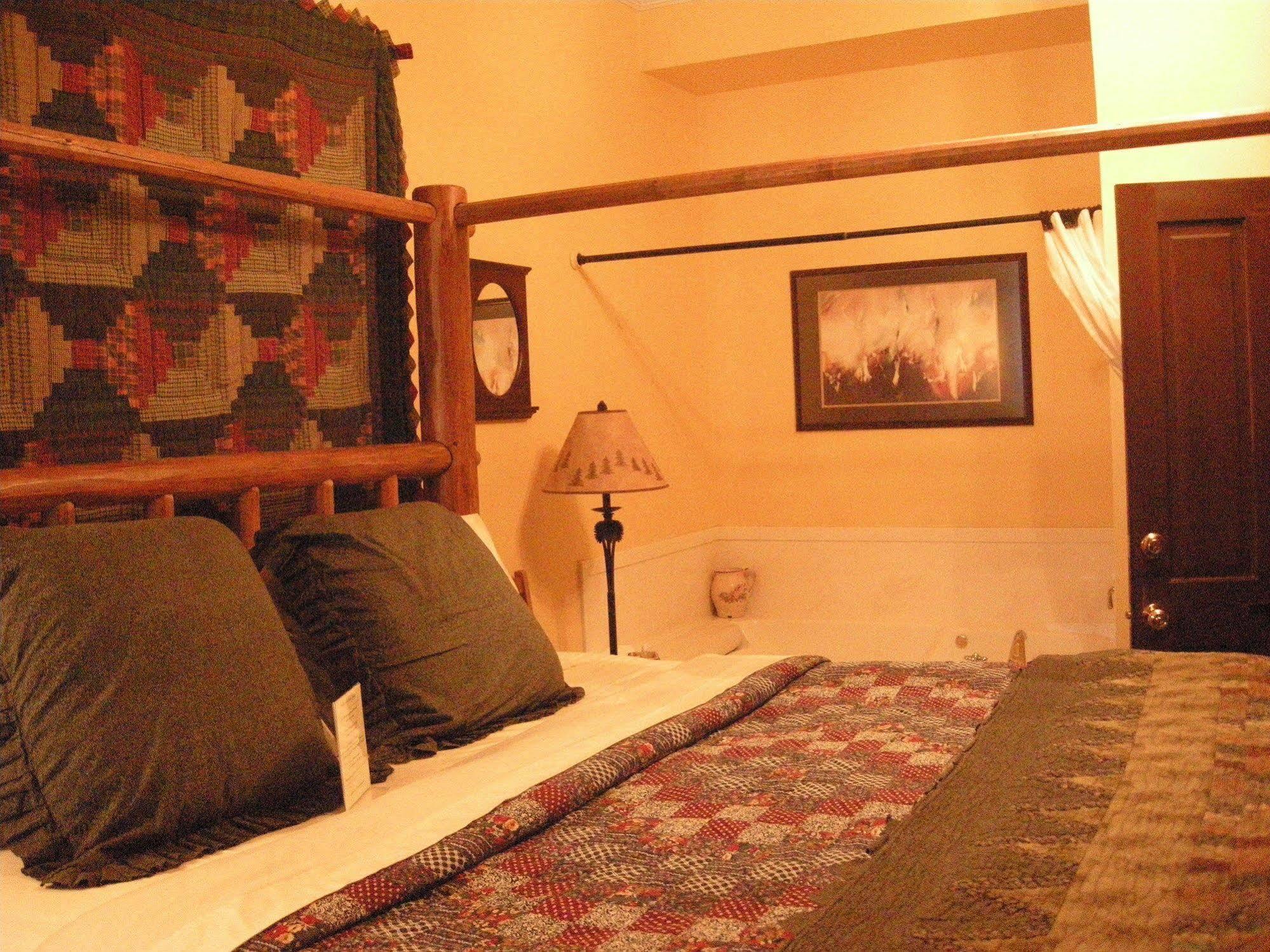 Bed and Breakfast Hines Mansion Прово Экстерьер фото
