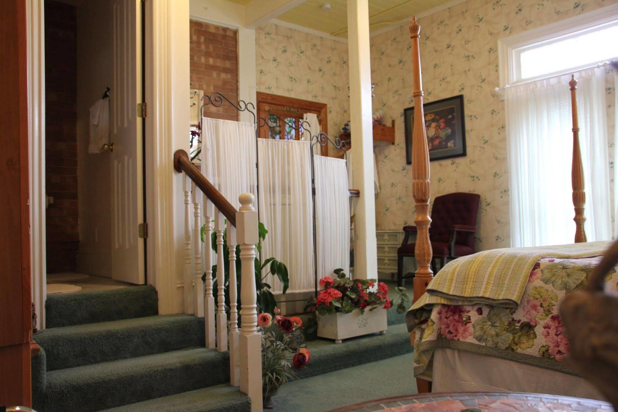 Bed and Breakfast Hines Mansion Прово Экстерьер фото