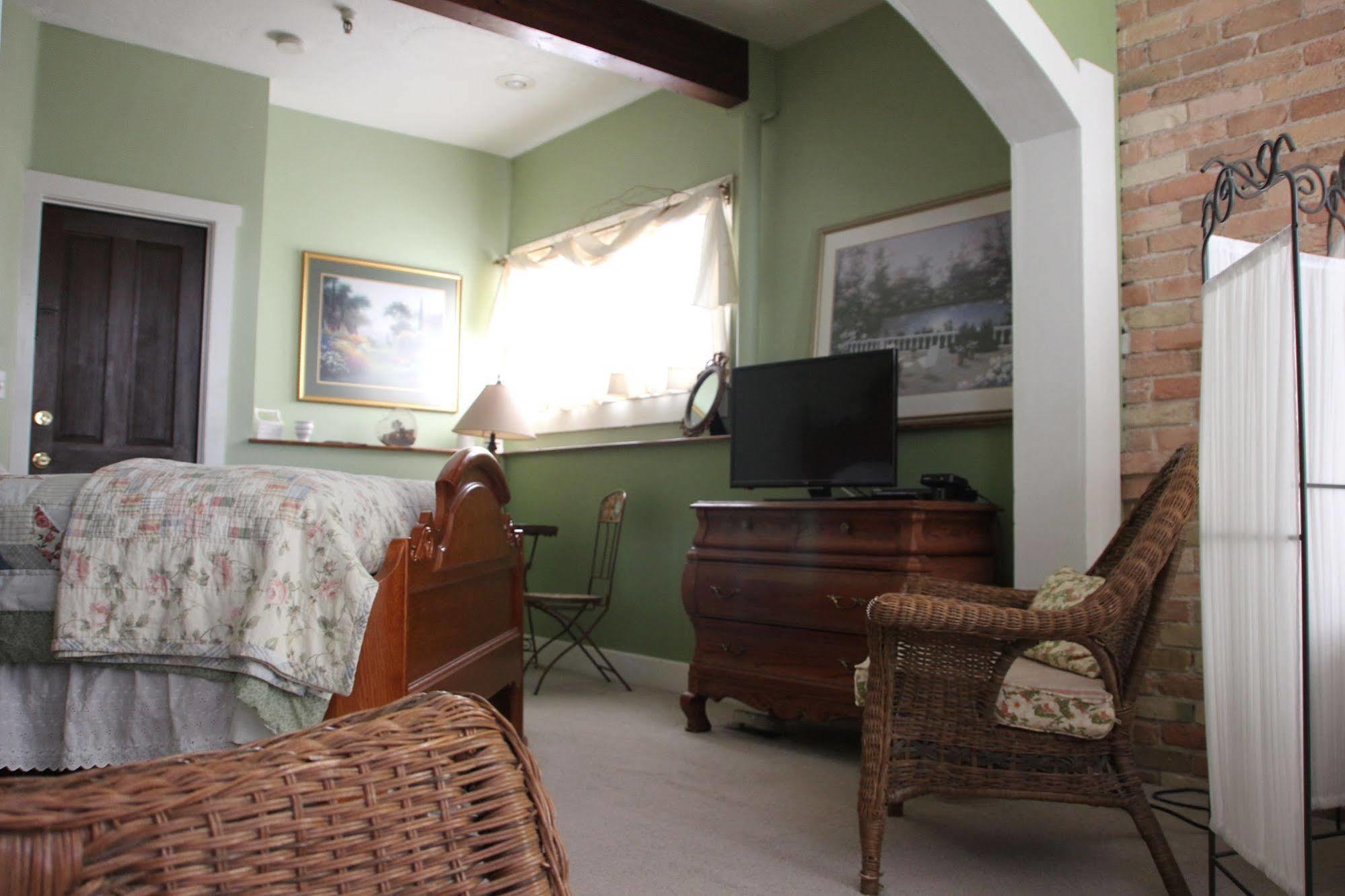 Bed and Breakfast Hines Mansion Прово Экстерьер фото