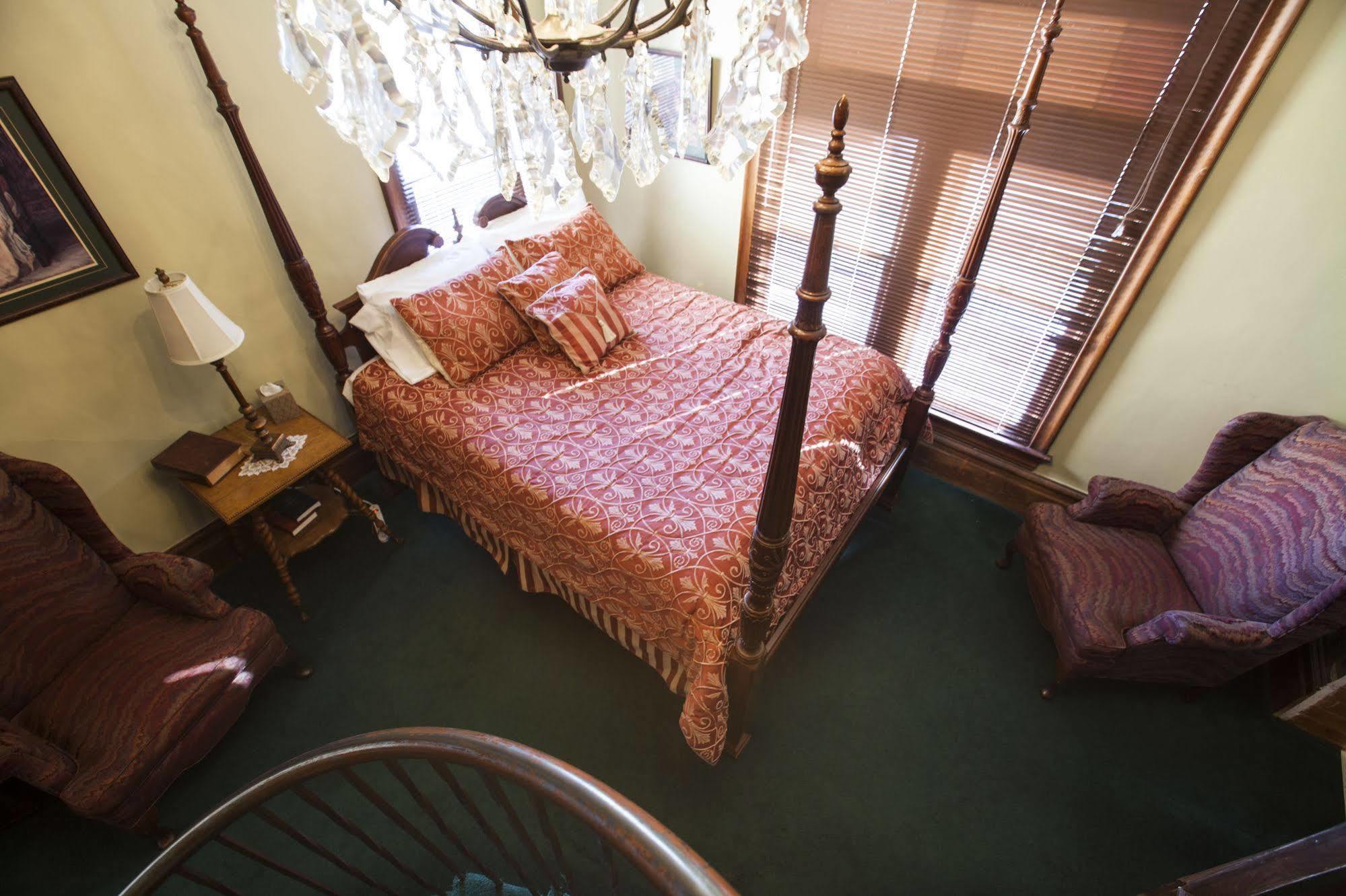 Bed and Breakfast Hines Mansion Прово Экстерьер фото